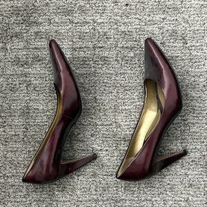 Tahari Burgundy Metallic Heels Size 8 Excellent Conition